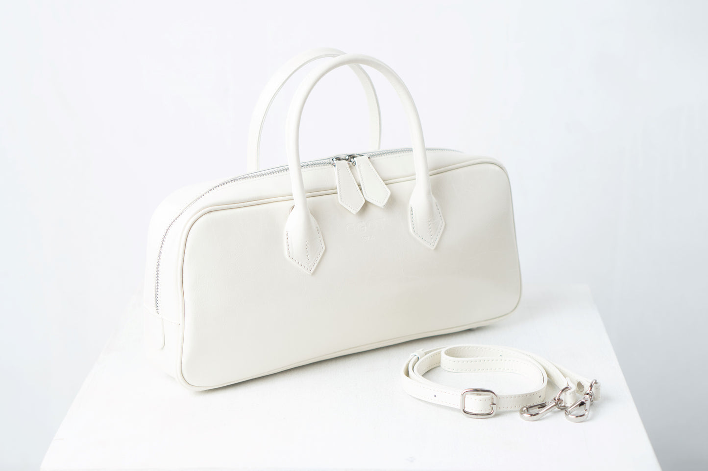 METROPOLITAN BAG-SHINY IVORY