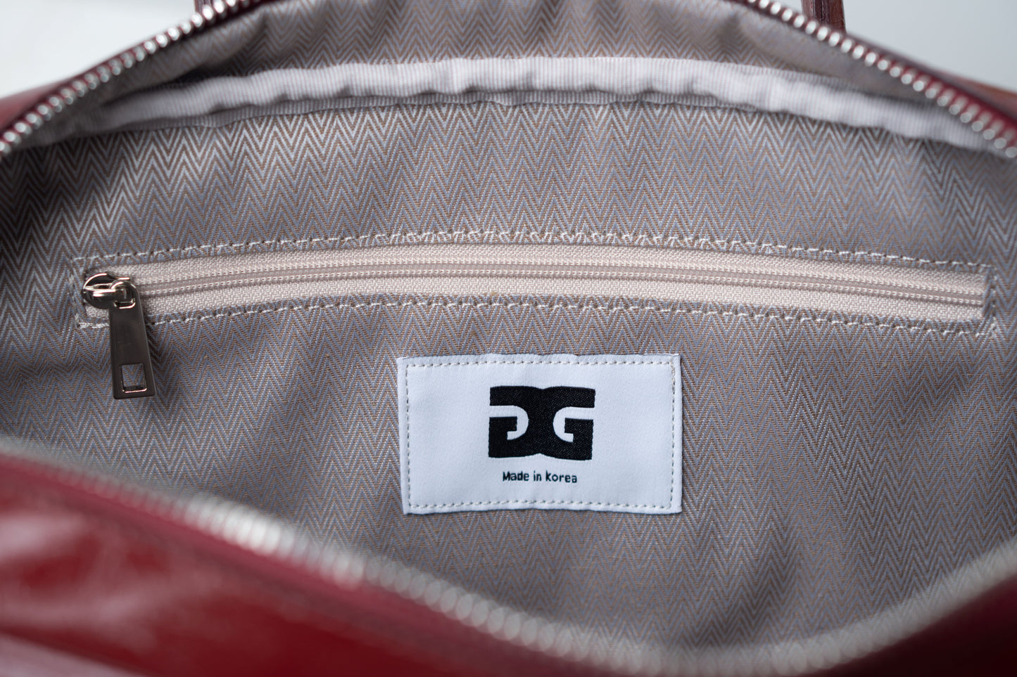 METROPOLITAN BAG-SHINY BURGUNDY